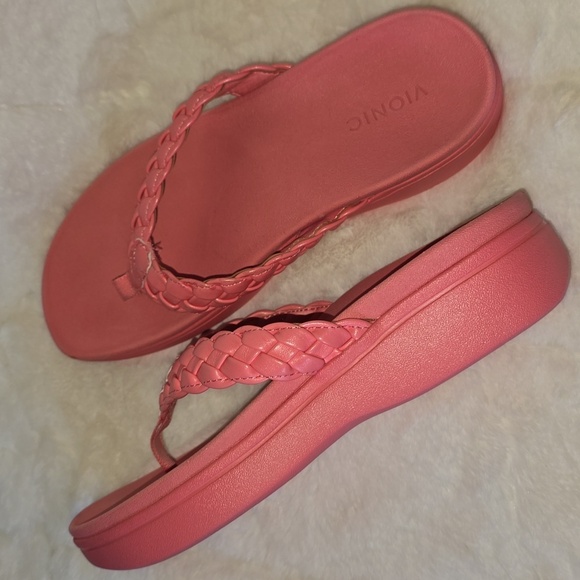 VIONIC Kenji Platform Sandles - Picture 10 of 11